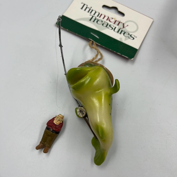 Fishing Christmas Tree Ornaments Sportsman Hunter "Born To Fish" 3 Piece Lot NEW - Picture 2 of 7